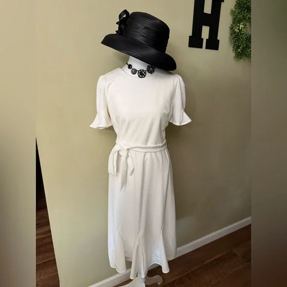 DKNY White Dress with Belt and flare sleeves, Wedding, Special Occasions DKNY White Dress with Belt and flare sleeves, Wedding, Special Occasions